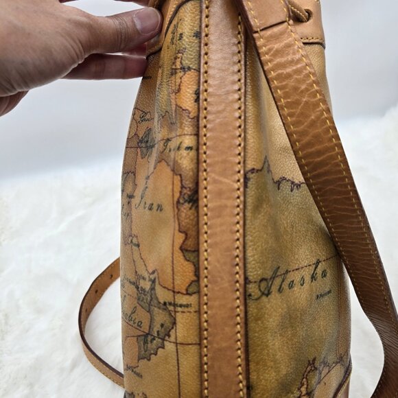 Alviero Classe Geo Classic bucket bag - Picture 5 of 14